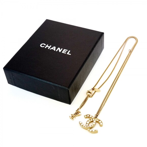 CHANEL Authentic Gold Pearl Logo Necklace - Picture 6 of 6